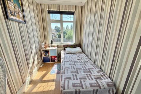 Drummond Drive, Stanmore, HA7 photo 4