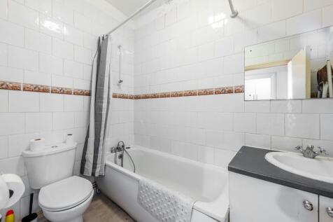 Cambridge Heath Rd 493 - Low Res 9.jpg