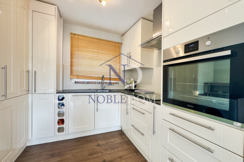 2 BEDROOM TERRACED HOUSE IN HOUNSLOW