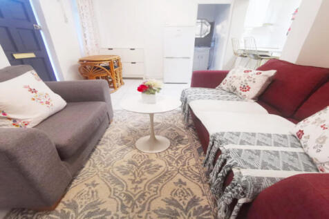 2 BEDROOM FLAT