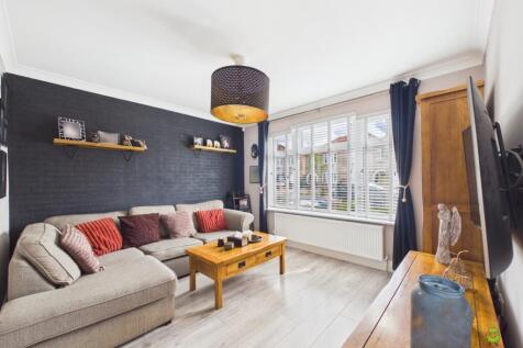 Presented by Nicoleta at EweMove Bexleyheath and D