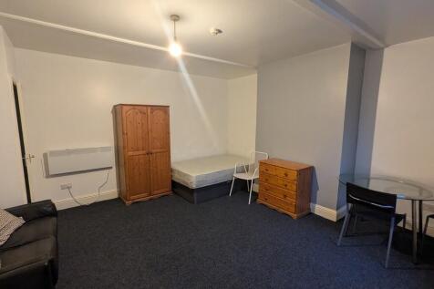 Living Space/ Bed...