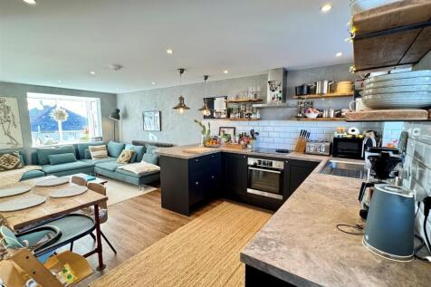 1 Penmerrin Court Living Area