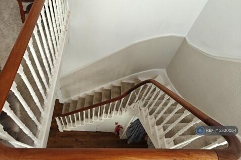 Wrap Around Staircase From 1st Floor 