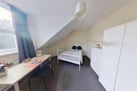 14-Lake-Street-Top-floor-front-room