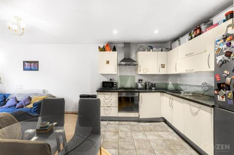 KITCHEN/RECEPTION ROOM