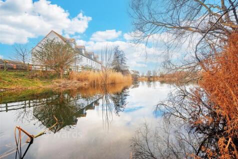 External Lifestyle Photograph Web