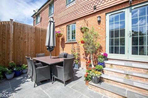 9 Back Garden.jpg