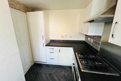 Rowantree Gardens, Redcar, North Yorkshire, TS10 photo 4