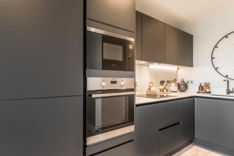 Kew Bridge Rise, Wren House,