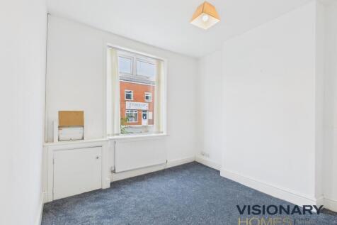 CAM03522G0-PR0219-STILL001