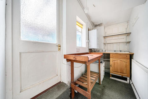 1388323-8-693869a...