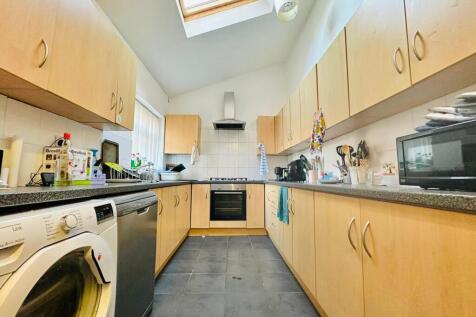 Teversal Avenue, Nottingham, NG7 photo 3