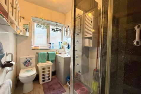 Bathroom.jpg