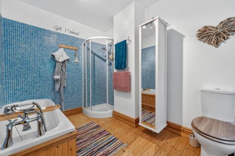 Bathroom - shower.jpg