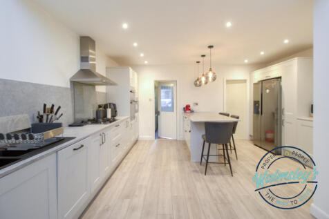 Kitchen dining room