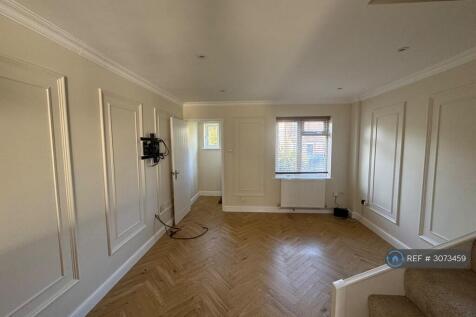 Waveney Road, St Ives, PE27 photo 3