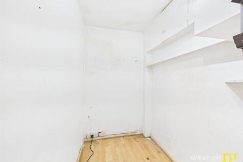 CAM02900G0-PR0335-STILL007.jpg