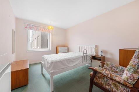Deverill Court-10.JPG