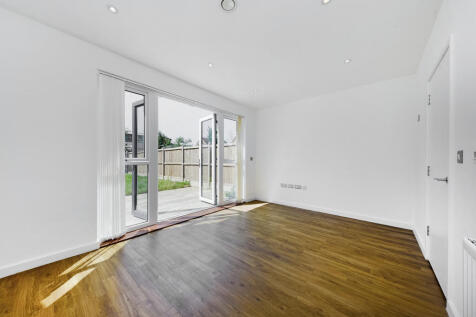 Reynard Way, Brentford, TW8 photo 4