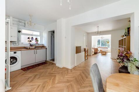 Kitchen to reception.jpg