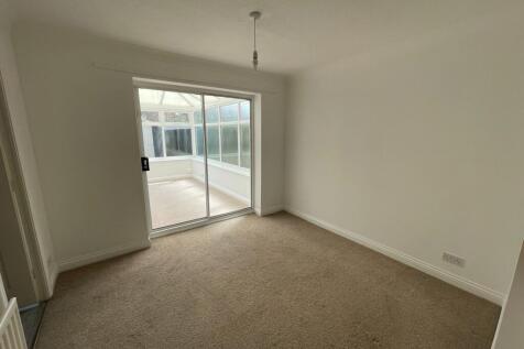 Greensfield Close, Faverdale, Darlington photo 3