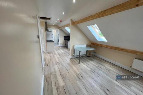Lounge 3.5m x 3.9m