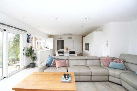 Living Area..jpg