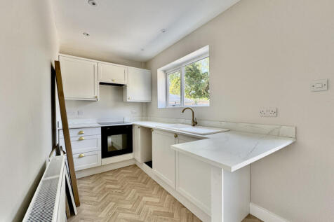 Doncaster Road, Ardsley, Barnsley, S71 photo 4