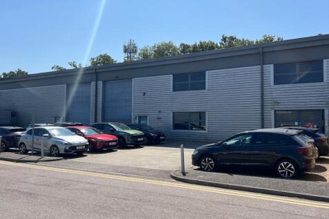 27-28 Stansted Distribution Centre - External Ph