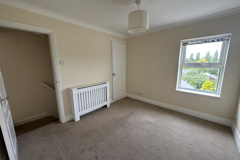Cotton End Road, Exning, Newmarket, Suffolk photo 5