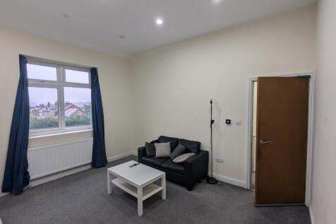 Bradford Road, Fartown photo 3