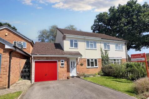 Verwood, BH31 - property photo