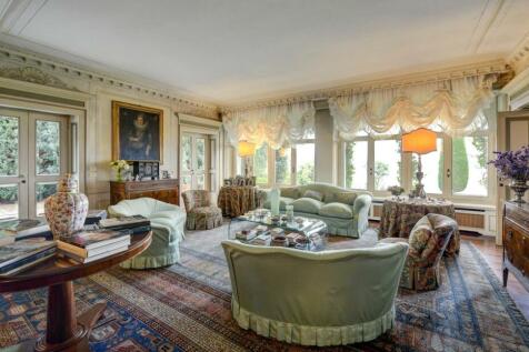 Renovated period vil