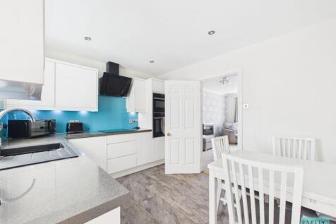 Sunningdale Close, York photo 5