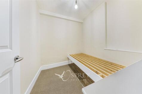 7 Market Place, Oundle, PE8 photo 4