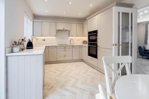 Maitland Road, Wickford, Essex photo 5