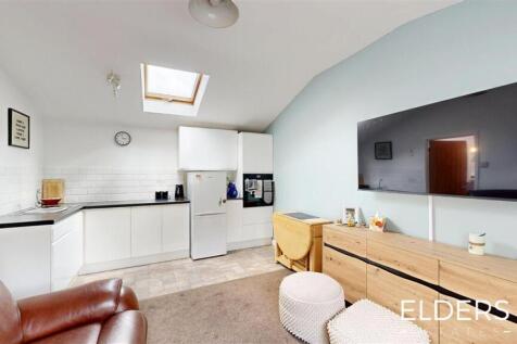 LOUNGE &amp; KITCHEN