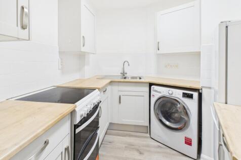 CAM02519G0-PR0356-STILL002