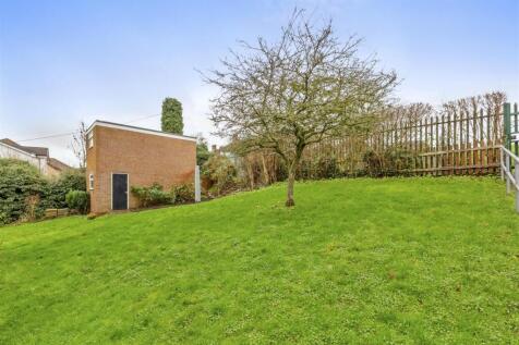 6 Castleview Gardens, HP12 3UD-9.jpg