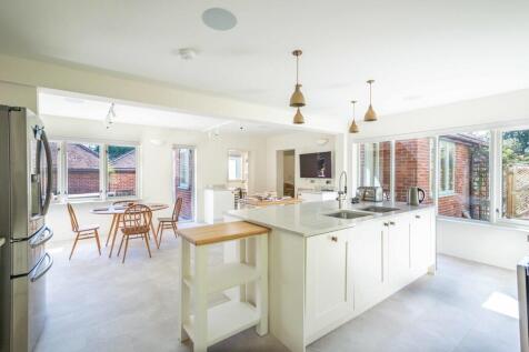 9a Chapel Street-...