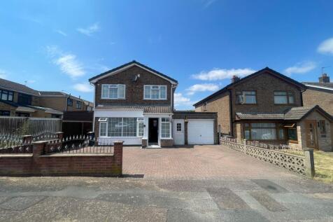 4 Bedroom Detached Property on Lintlaw Close