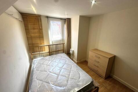 Woodside Avenue (Room 2), Burley, Leeds photo 2