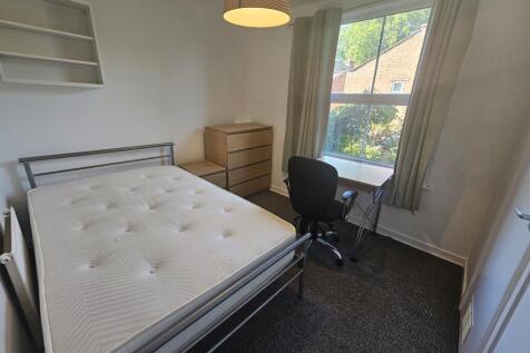 Flat 2 3 St Mary's Crescent, Leamington Spa photo 3