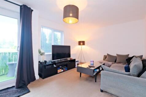 Living Room / Dining