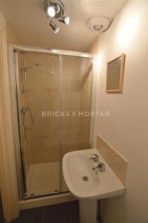 Flat 3, 24 Portland Terrace Shower Room.jpg