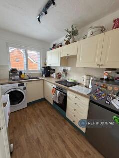 Minley Road, Fleet, GU51 photo 3