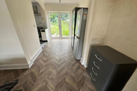 Studio 1, Overton Road, Birmingham - B27 photo 3