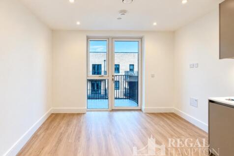 36 ROSE SQUARE, Twickenham, London, TW2 photo 4