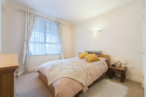 Wimbledon Central, SW19 photo 4